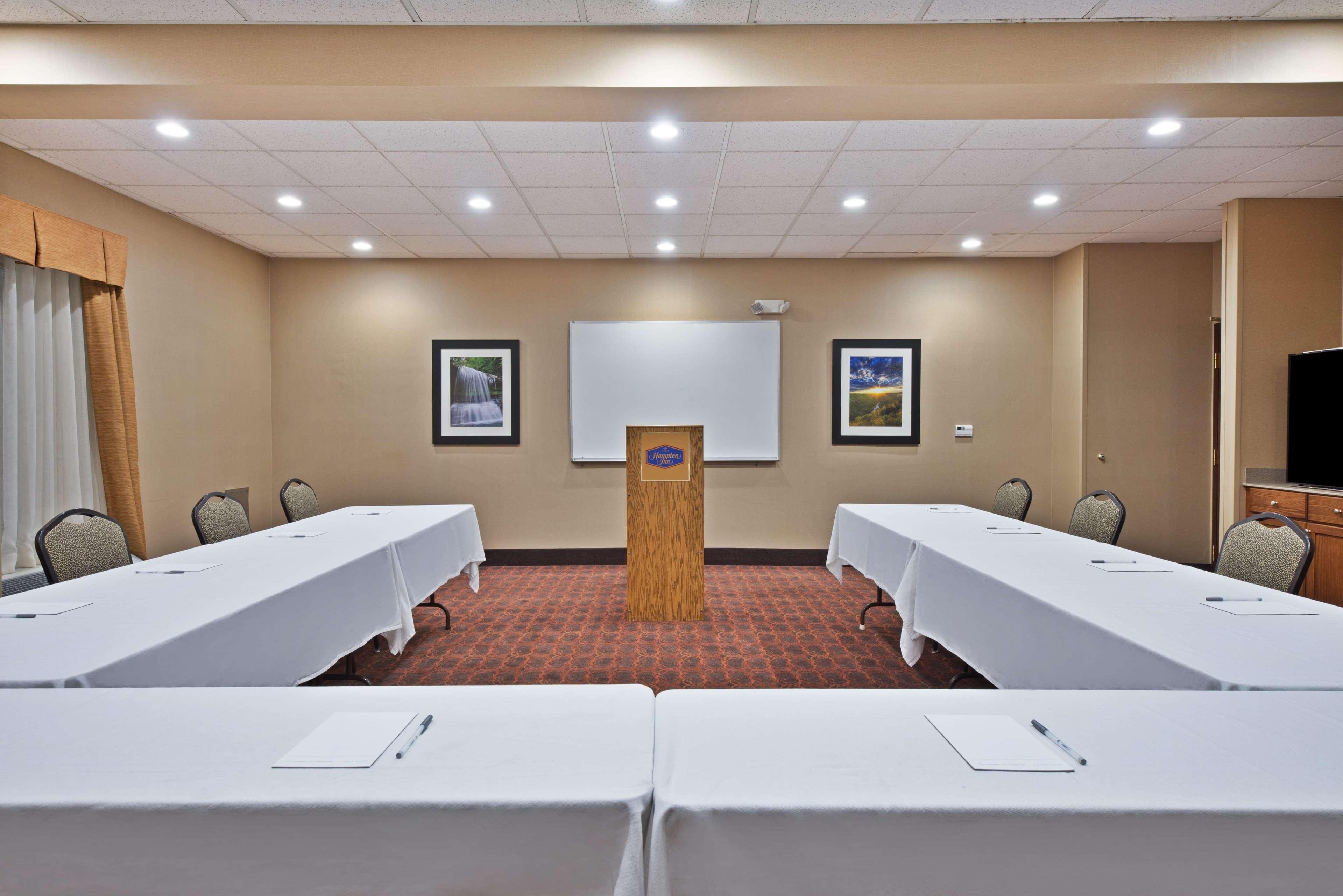 Hampton Inn Winfield Teays Valley Екстер'єр фото